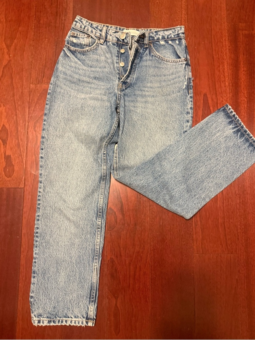 Zara High-Rise mom fit Light Wash Jeans